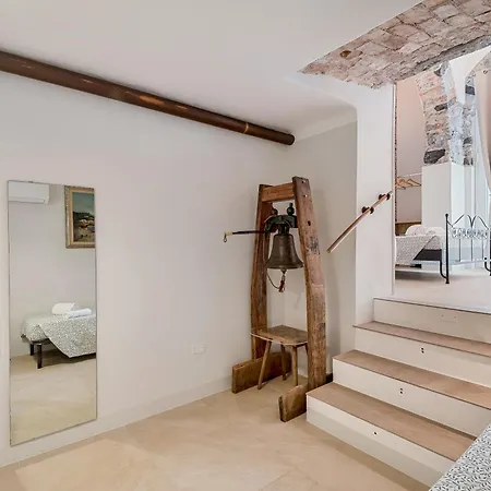 Apartment Pealess House *